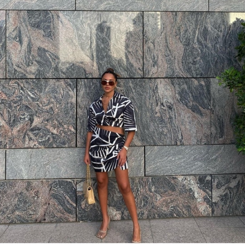 Zara 2 Piece Crop Top and Draped Printed Skirt - Picture 9 of 16